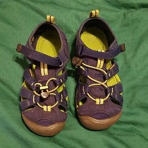 Keen boys sandals
